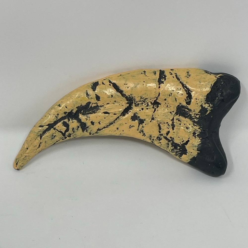 Jurassic Park Velociraptor Claw Prop Replica - Solid Resin - Heavy 3.4oz - 5" - Picture 2 of 12